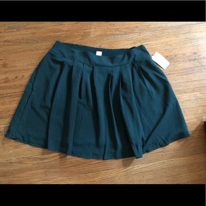 Green gingham pleated skirt